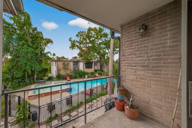 8211 Katy Freeway 19, Houston, TX 77024