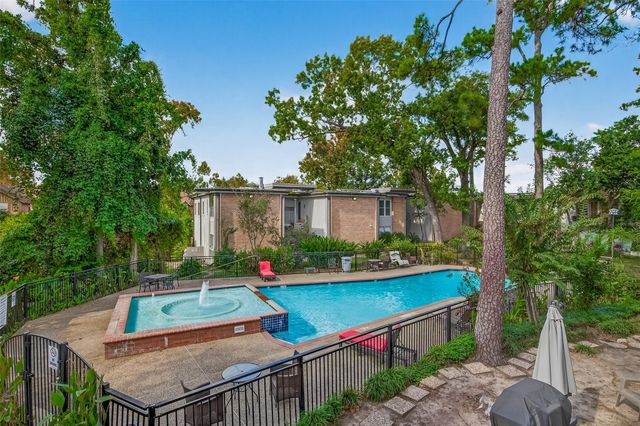 8211 Katy Freeway 19, Houston, TX 77024