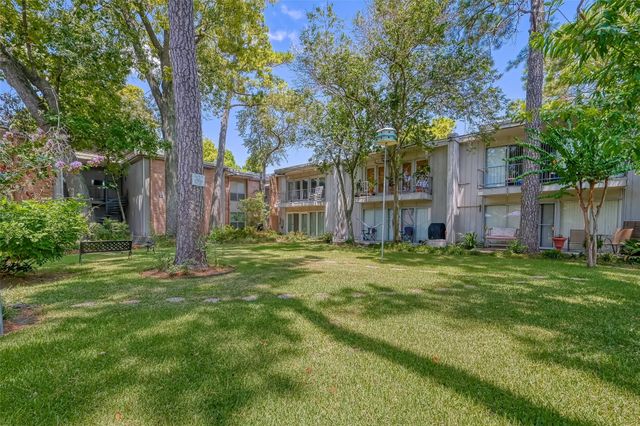 8211 Katy Freeway 19, Houston, TX 77024