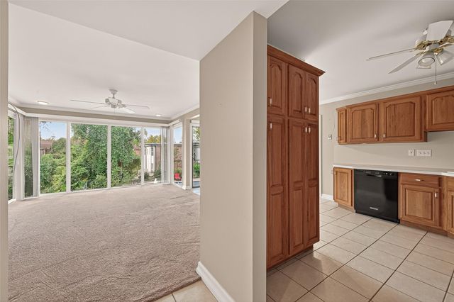 8211 Katy Freeway 19, Houston, TX 77024