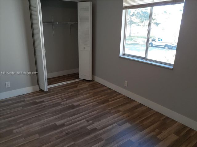 5842 NW 21st St 42-B, Lauderhill, FL 33313