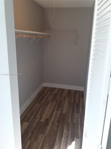 5842 NW 21st St 42-B, Lauderhill, FL 33313