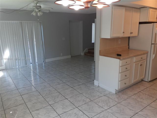 5842 NW 21st St 42-B, Lauderhill, FL 33313