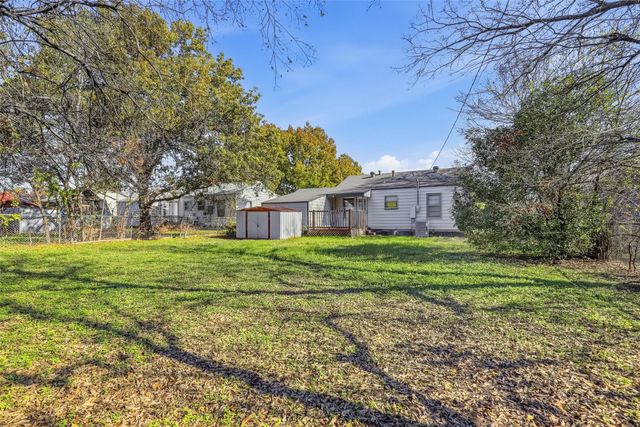 4816 Marks Place, Fort Worth, TX 76116