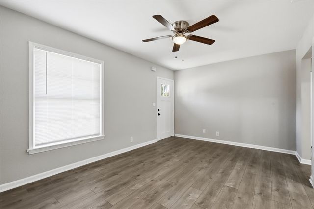 4816 Marks Place, Fort Worth, TX 76116