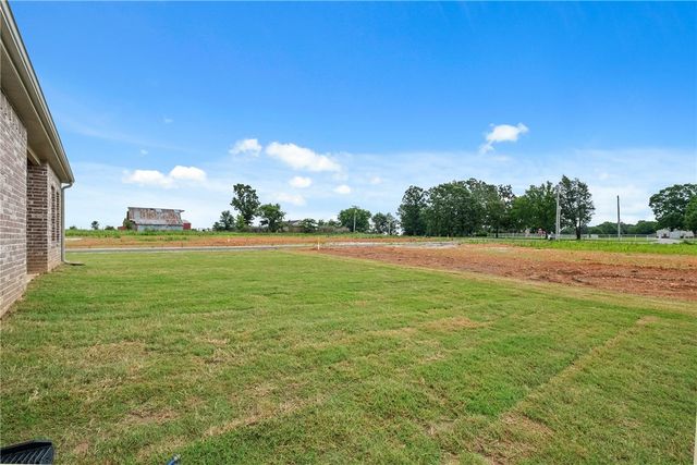 1408 NW Nicole Street, Highfill, AR 72734