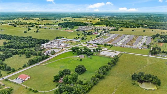1408 NW Nicole Street, Highfill, AR 72734