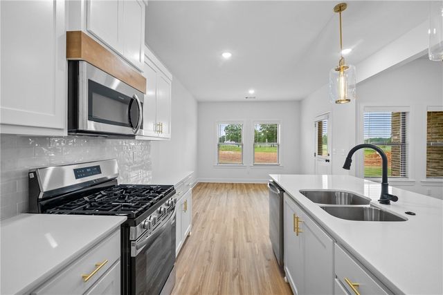 1408 NW Nicole Street, Highfill, AR 72734