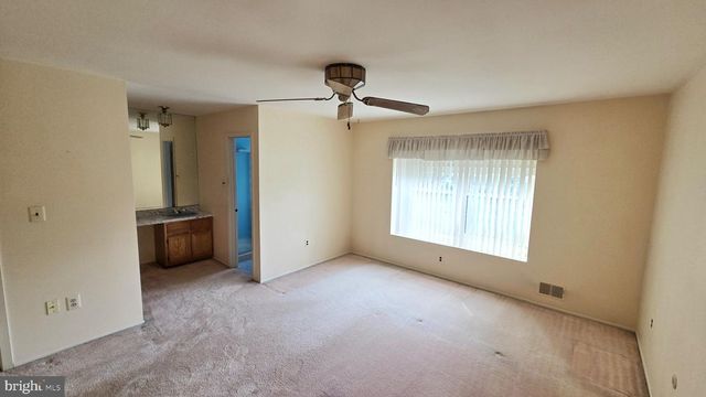3256 KLOCKNER RD, Hamilton, NJ 08690