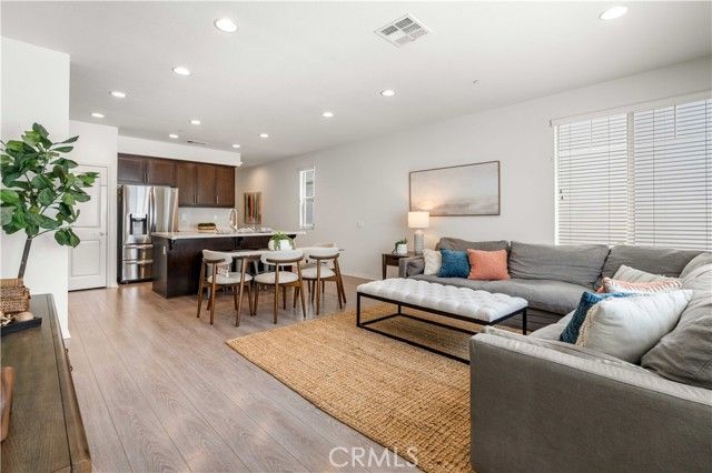 5560 Boardwalk 105, Hawthorne, CA 90250