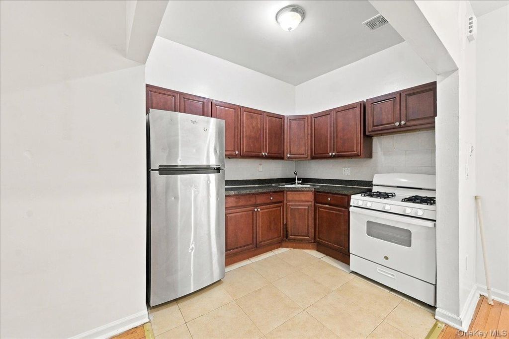 1301 Clay Avenue, Bronx, NY 10456 — photo 3
