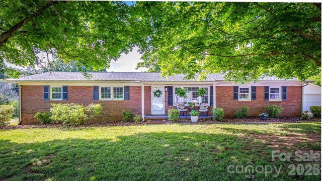 112 Persimmon Circle, Statesville, NC 28625