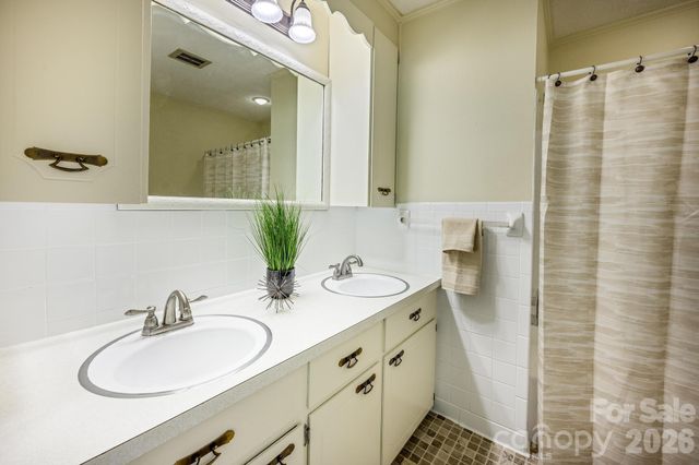 112 Persimmon Circle, Statesville, NC 28625