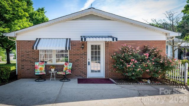 112 Persimmon Circle, Statesville, NC 28625