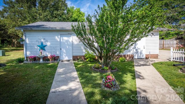 112 Persimmon Circle, Statesville, NC 28625