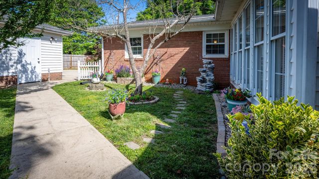 112 Persimmon Circle, Statesville, NC 28625