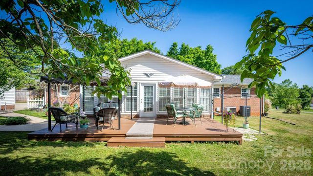 112 Persimmon Circle, Statesville, NC 28625