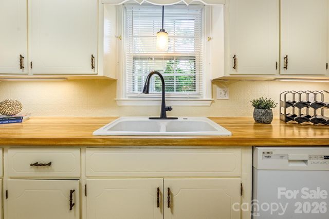 112 Persimmon Circle, Statesville, NC 28625