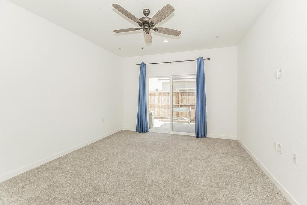 Image 8 of property listing at 1021 Plum Tree Avenue, Clovis, CA 93619