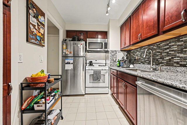 1245 Island Drive 202, Ann Arbor, MI 48105