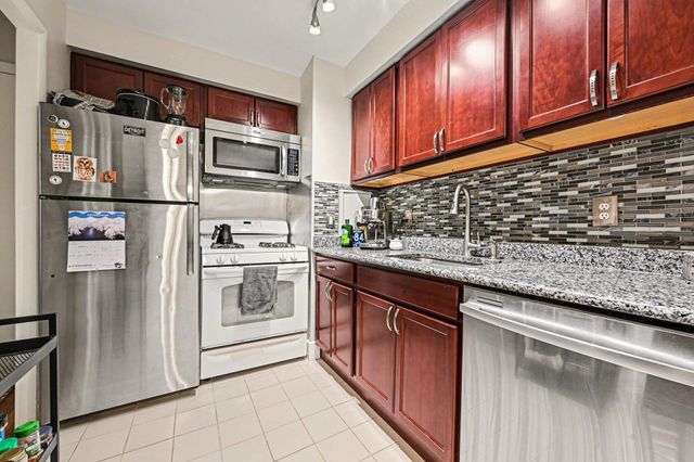 1245 Island Drive 202, Ann Arbor, MI 48105