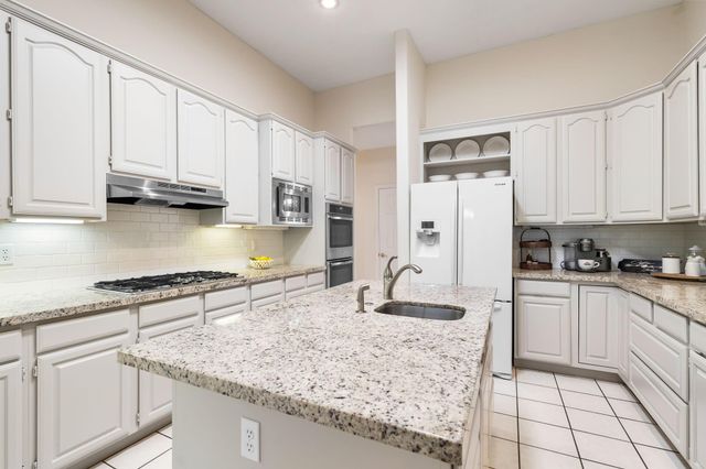 221 N Woodside Lane, Montgomery, TX 77356