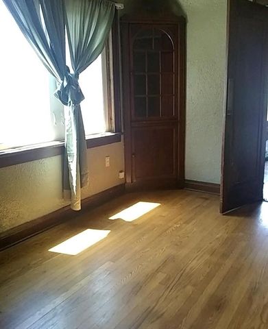 6017 N 37th STREET, Milwaukee, WI 53209