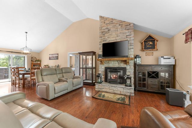 185 Old Meadow Lane, Branson, MO 65616