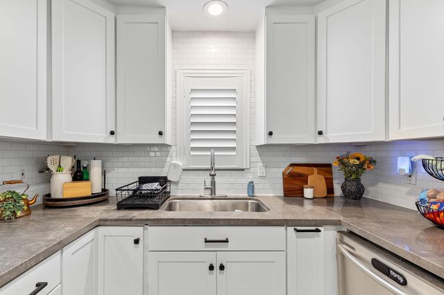 2813 Berkshire Way, Sacramento, CA 95864