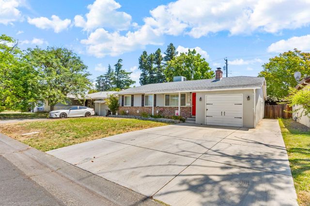 2813 Berkshire Way, Sacramento, CA 95864