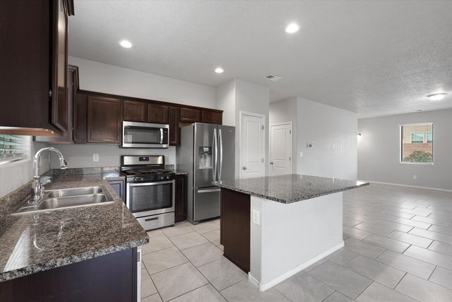 3250 Berkshire Road NE, Rio Rancho, NM 87144