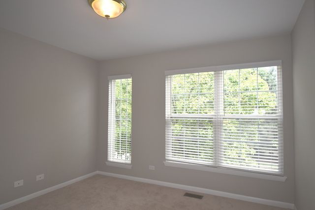 366 Town Place Circle 366, Buffalo Grove, IL 60089