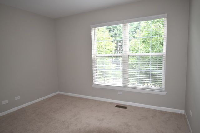 366 Town Place Circle 366, Buffalo Grove, IL 60089