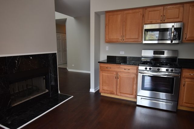 366 Town Place Circle 366, Buffalo Grove, IL 60089