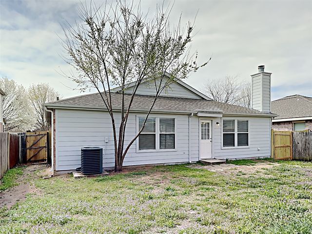 8901 King Ranch Drive, Cross Roads, TX 76227