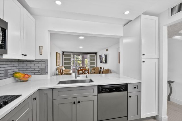 2615 NE 3rd Court 1060, Boynton Beach, FL 33435