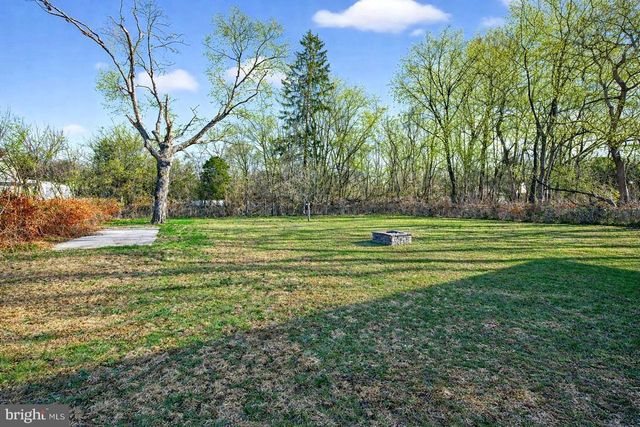 1 WILLOW ST, Lumberton, NJ 08048