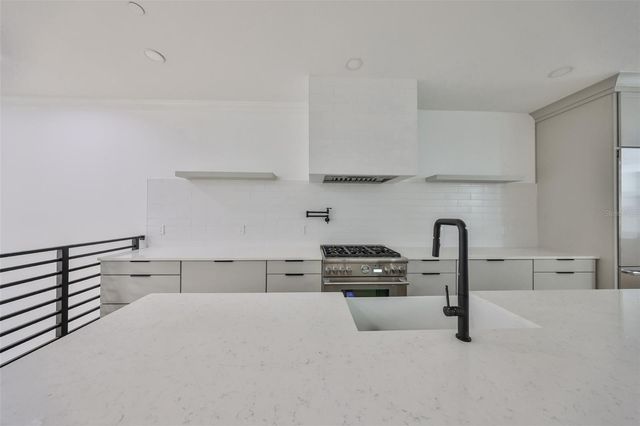 1801 N MORGAN STREET 5, Tampa, FL 33602