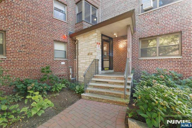 410 Fairview Avenue 4J, Fort Lee, NJ 07024