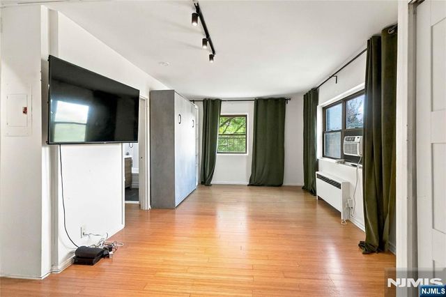 410 Fairview Avenue 4J, Fort Lee, NJ 07024