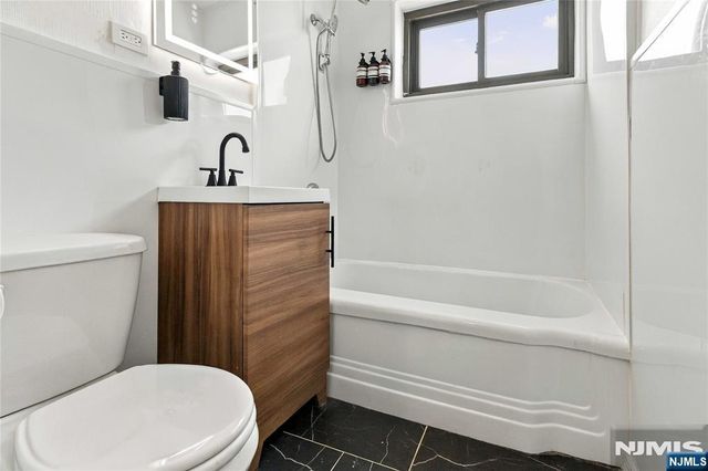410 Fairview Avenue 4J, Fort Lee, NJ 07024