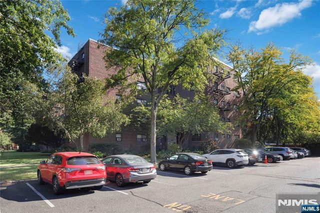 410 Fairview Avenue 4J, Fort Lee, NJ 07024