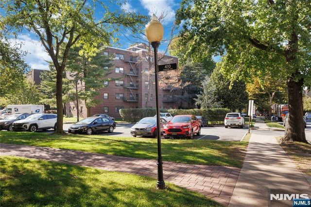 410 Fairview Avenue 4J, Fort Lee, NJ 07024