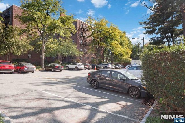 410 Fairview Avenue 4J, Fort Lee, NJ 07024