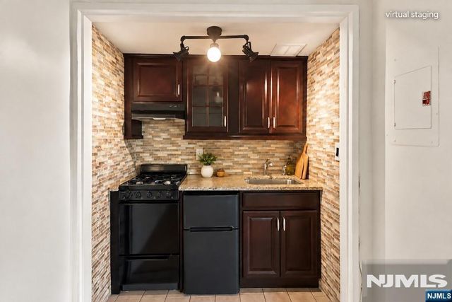 410 Fairview Avenue 4J, Fort Lee, NJ 07024