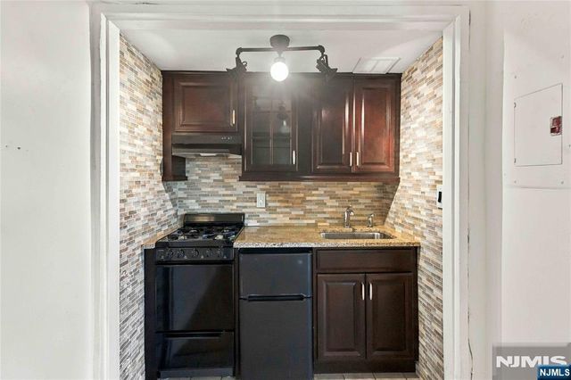 410 Fairview Avenue 4J, Fort Lee, NJ 07024