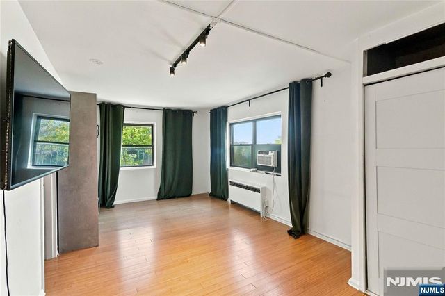 410 Fairview Avenue 4J, Fort Lee, NJ 07024