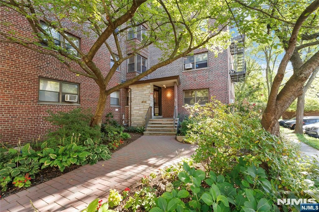 410 Fairview Avenue 4J, Fort Lee, NJ 07024