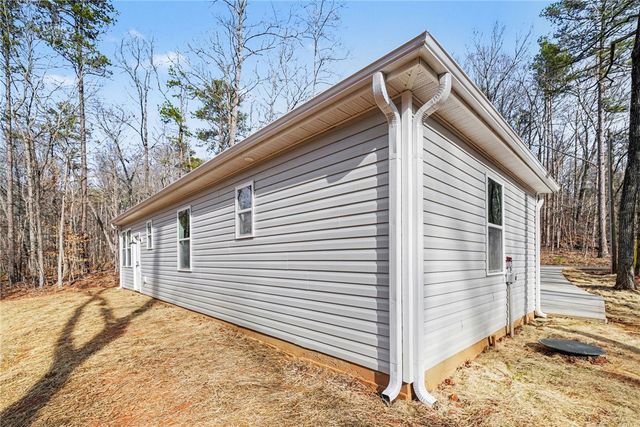 152 Quail Hollow Circle, Westminster, SC 29693