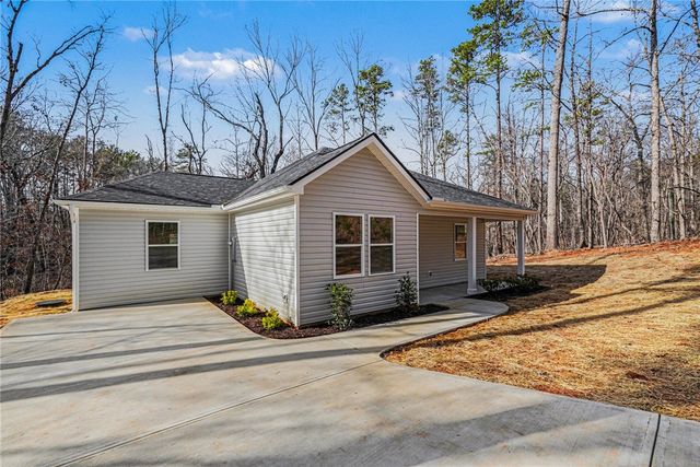 152 Quail Hollow Circle, Westminster, SC 29693